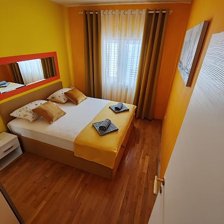 Pia Apartment ดูกีรัท ภายนอก รูปภาพ