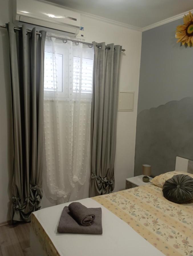 Pia Apartment ดูกีรัท ภายนอก รูปภาพ