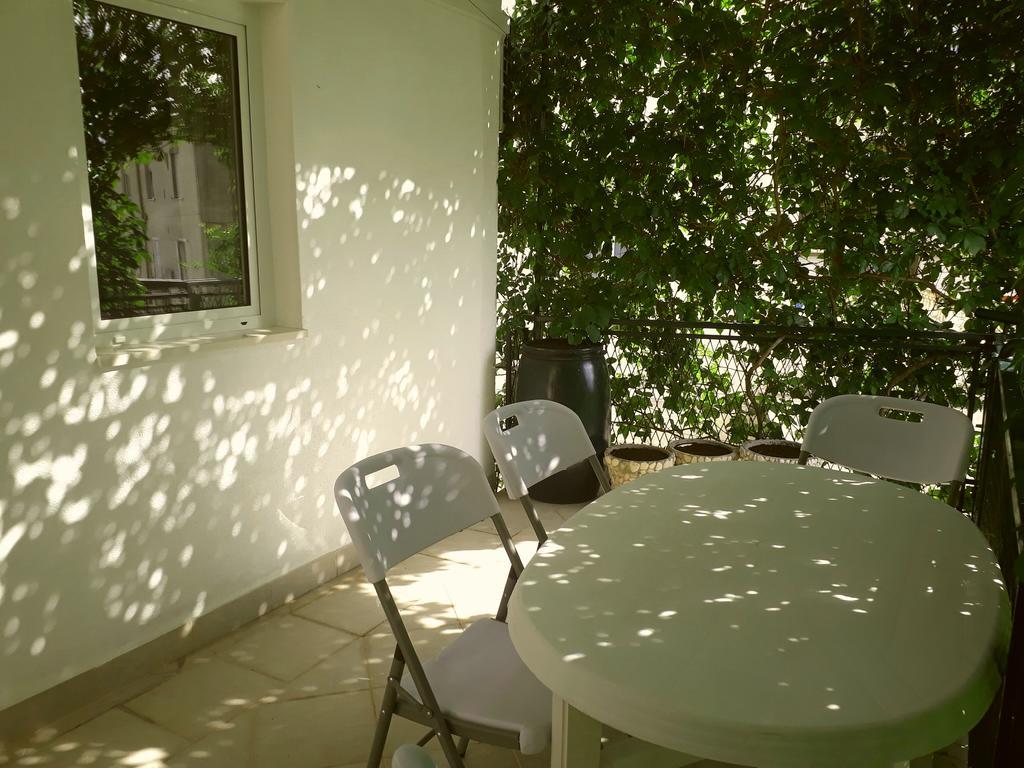 Pia Apartment ดูกีรัท ภายนอก รูปภาพ
