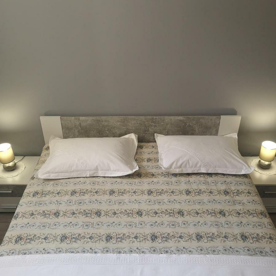 Pia Apartment ดูกีรัท ภายนอก รูปภาพ